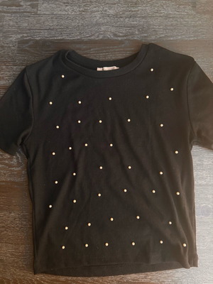 Zara black t shirt with sewn pearls like new, size S
