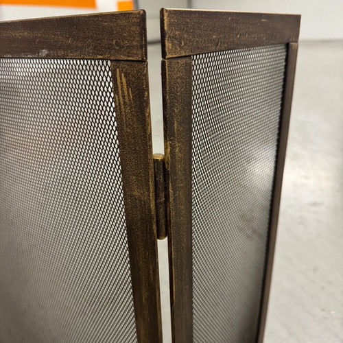 Fireplace screen like new, ideal for corner fireplace
