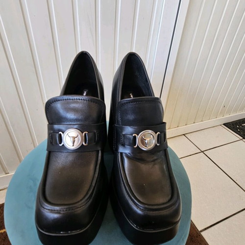 Winston Smith black leather pumps new, size 39