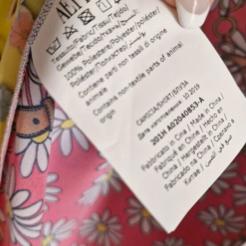 Moschino shirt like new, sizes M and L, multicolor