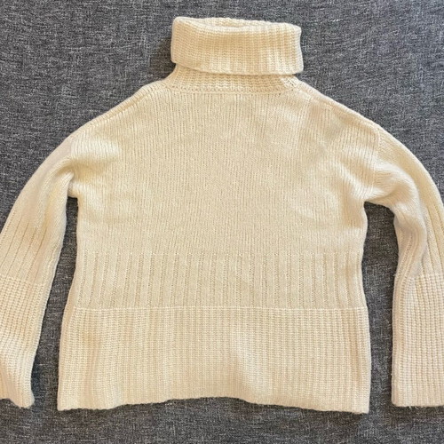 Boss alpaca wool sweater 53% like new, size M, white