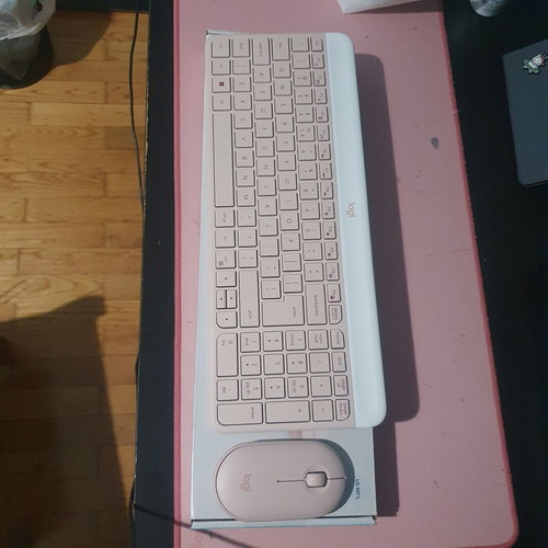 Logitech MK470 wireless keyboard and mouse pink US layout