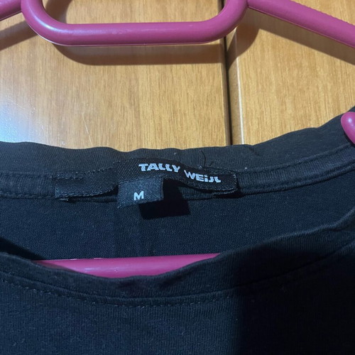 Tally Weijl black crop t-shirt like new, size M