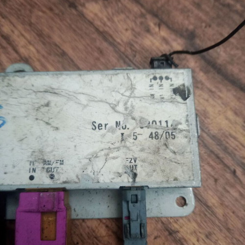Antenna amplifier for Audi A4 8E9 035 225 P used