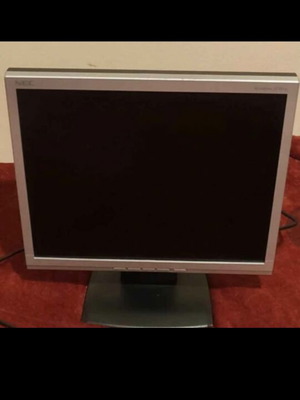 NEC LCD 73V Monitor like new, VGA