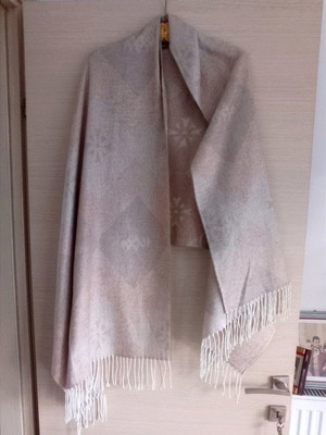 Italian scarf used, large and warm, 190x75 cm