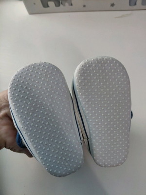 Baby shoes size 18 new