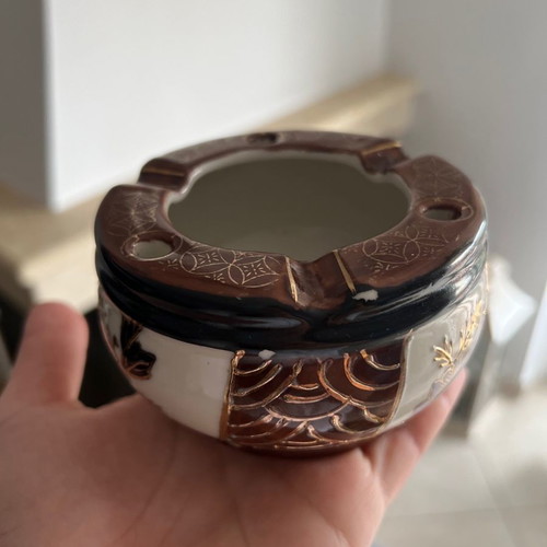 Vintage handmade porcelain ashtray used with gold 10cm