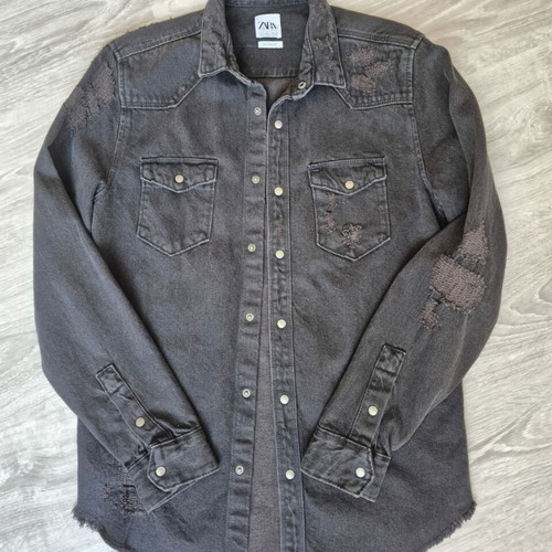 Zara Man Distressed Denim Shirt Relaxed Fit Size S like new