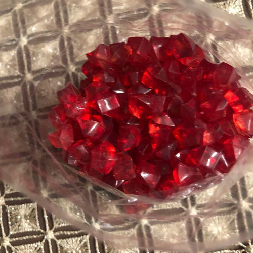 Plastic crystals new, 438 pieces, pomegranate fruit shape