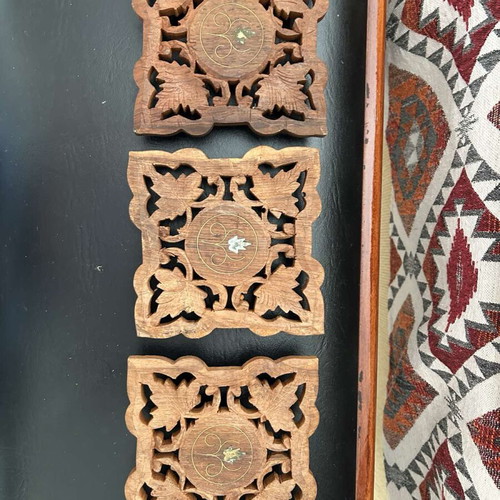 Ξύλινα σκαλιστά χειροποίητα σουβέρ σαν καινούργια, σετ 3 τεμαχίων