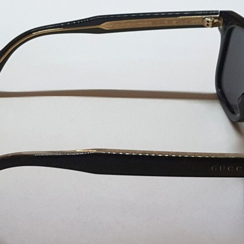 Gucci GG0735S/001 sunglasses like new, black and gold