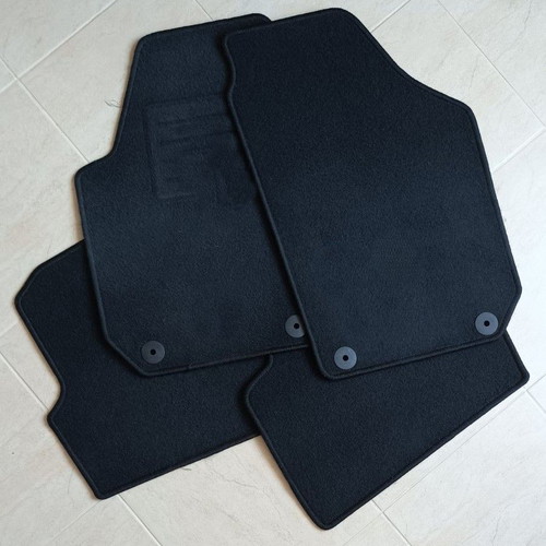 Car carpet mats set for Skoda Fabia II 2007-2014 like new