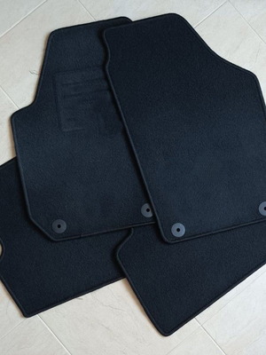Car carpet mats set for Skoda Fabia II 2007-2014 like new