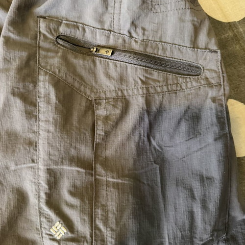 Columbia Omni Shade Cargo Shorts size W30 like new, gray, sun protection