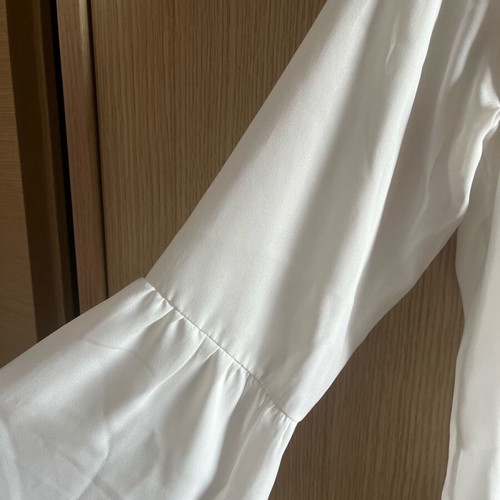 Women’s blouse one size like new, white