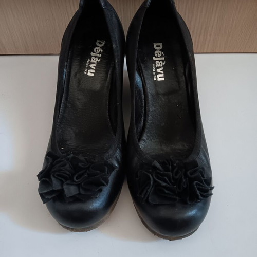Women’s platform sandals used, size 36, black