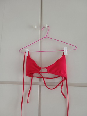Bikini top medium, like new, red