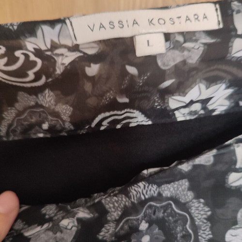Vassia Kostara skirt like new, size L 40 12, black and white