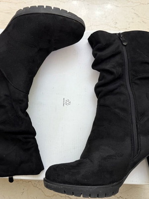 Black suede ankle boots size 38 like new