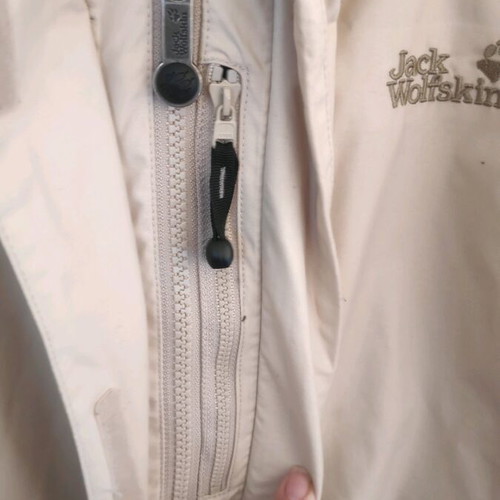Jack Wolfskin M beige jacket like new with detachable fleece