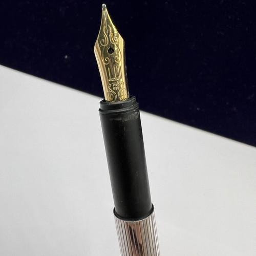 Dunhill pen 14k nib like new