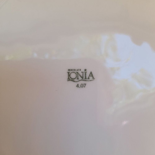 Ionia porcelain dinnerware set 25 pieces like new