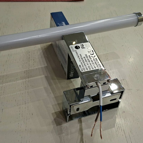 LED wall light 5.5W 4000K 435lm 220V like new