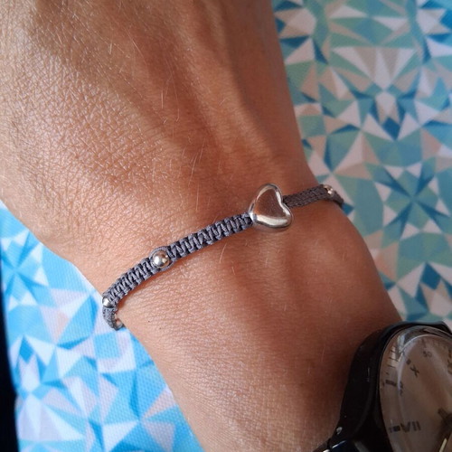 Macrame bracelet like new with decorative beads and heart