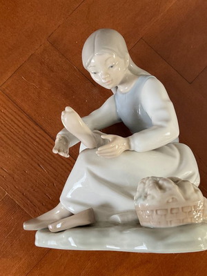 Αγαλματάκι Nao Lladro μεγάλο σαν καινούργιο χειροποίητο ισπανικό πορσελάνινο