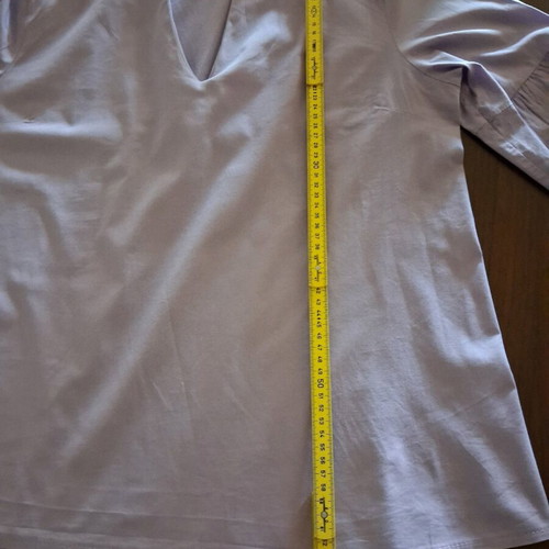 Donna blouse purple like new, 3/4 balloon sleeves, comfortable fit