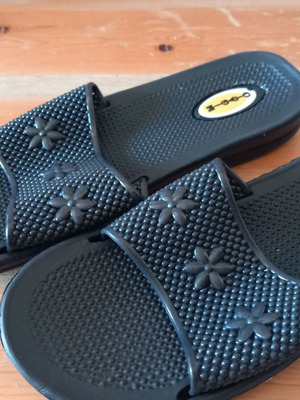 Migato women's slippers like new, sizes 38, 39 & 40, black