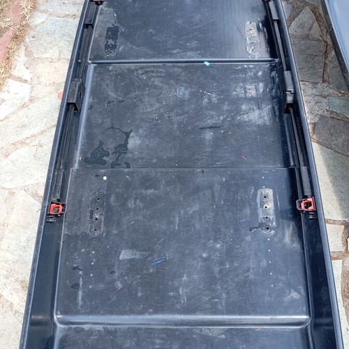 Hyundai Car Roof Box 75 Lt used with minor damage