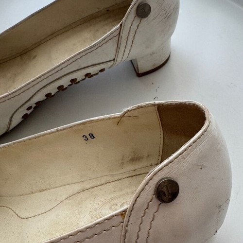 Tod’s leather women’s white pumps used, anatomical with thick heel