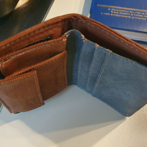 Pull and Bear wallet used in excellent condition