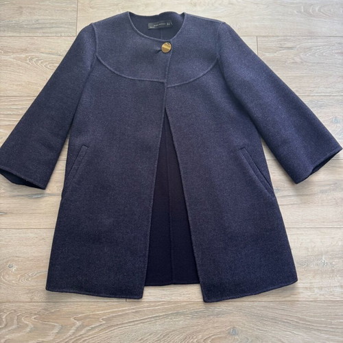 Zara short coat in blue, like new, size S, 66% wool