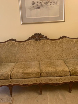 Classic antique living room set like new, solid wood, 1 sofa 2 armchairs