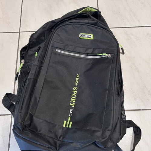 Backpack almost unused, black and green