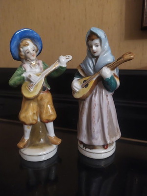 Set of 2 decorative Japanese porcelain figures vintage, like new