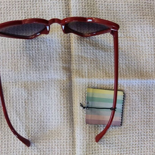 Solo-Solis NDL1861 sunglasses new, burgundy red heart-shaped UV400 lenses