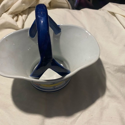 Ornament pot basket like new
