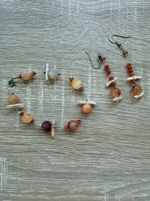Handmade jewelry set with orange semi-precious stones, agate and carnelian