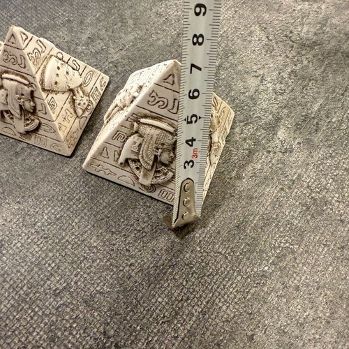 Decorative Egyptian pyramid figures set of 3 new