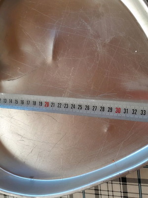 Heart-shaped baking pan like new