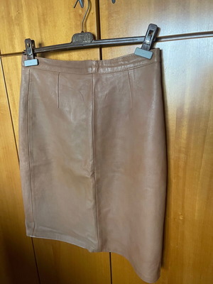 Leather skirt like new, brown, size L