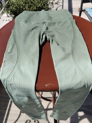 Luigi sports leggings pants green apricot two-tone like new
