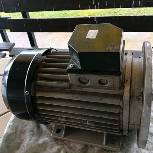 Three-phase motor like new