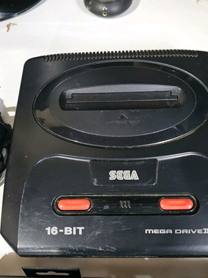 SEGA Mega Drive II 16-Bit μεταχειρισμένο, πλήρες πακέτο με παιχνίδια