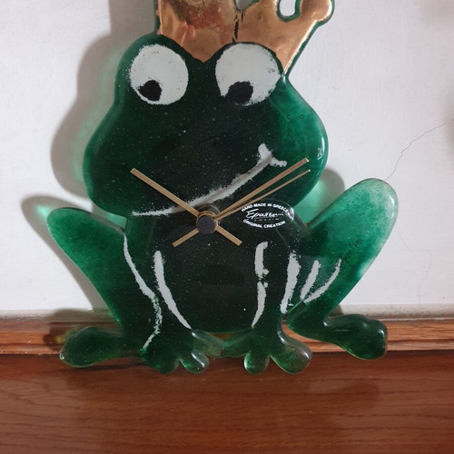 Frog wall clock handmade new, glass