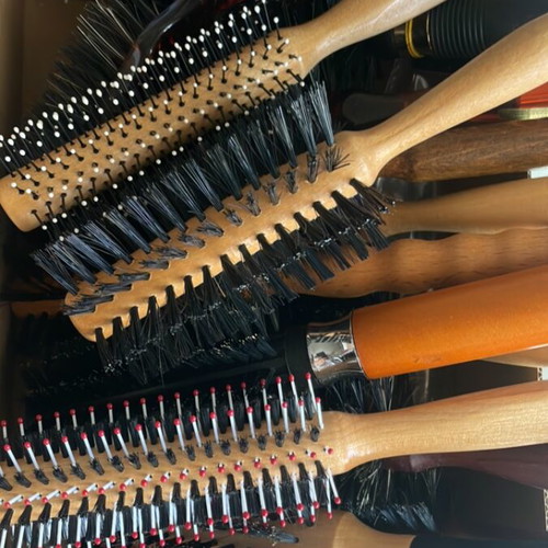 Hair brushes new, pack of 15 pieces in various sizes